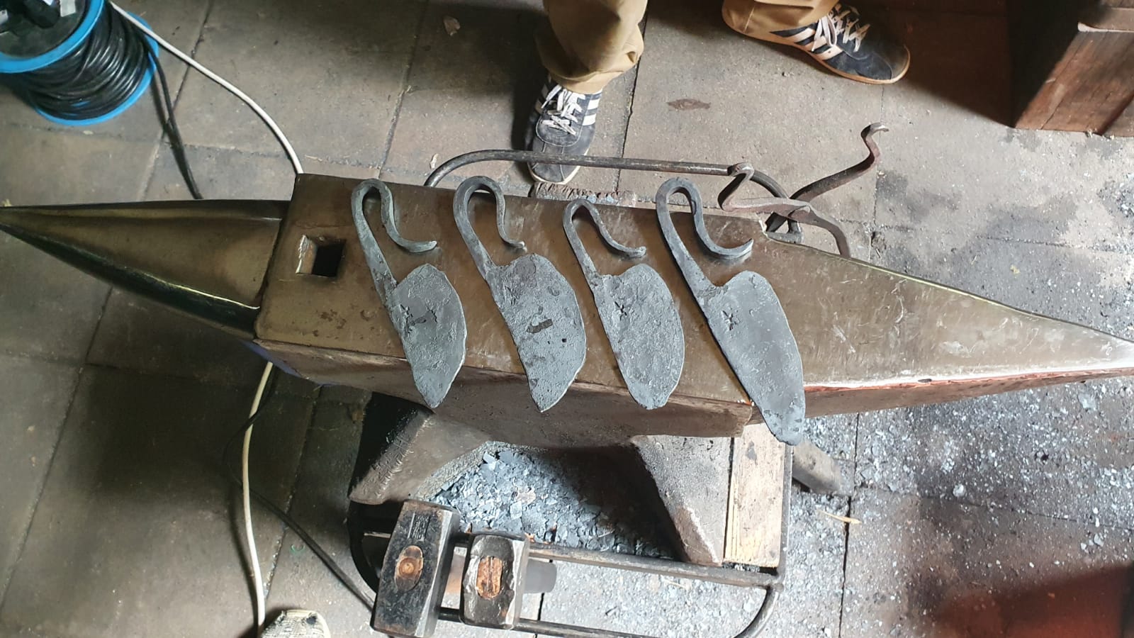Outdoormesser - Hand Forged